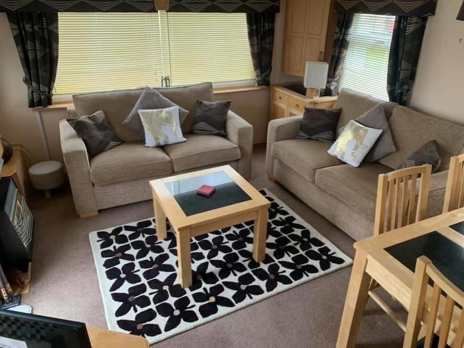 6 Berth Caravan On Sealands Site. Double Glazing Villa Ingoldmells Exterior photo
